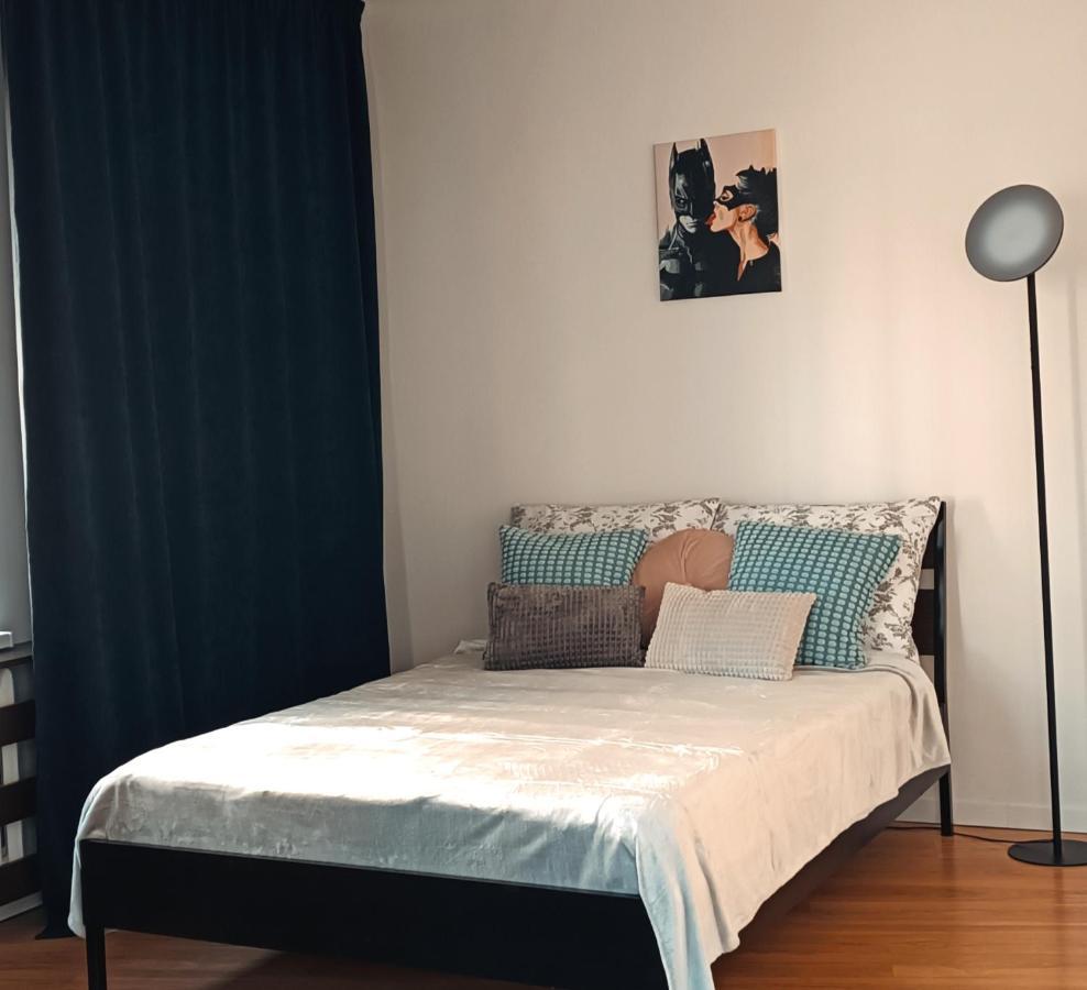 Duzy Prywatny Pokoj Blisko Starego Miasta. Pokoj 7 Varsó Kültér fotó